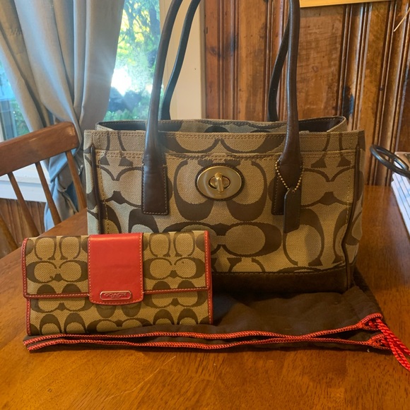 Coach handbag - Picture 1 of 7